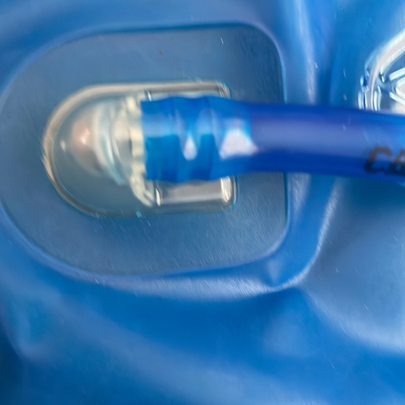 Camelpak Kid Mini Mule 50oz Hydration Pack. Blue | atomic blue/navy blue - Picture 7 of 10